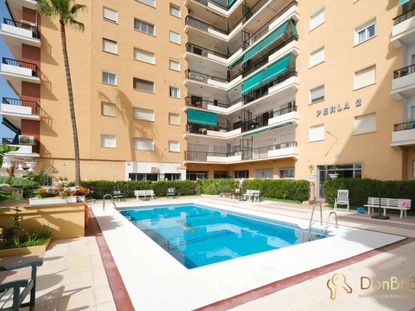 Piso Con Piscina Frente A La Playa En Fuengirola