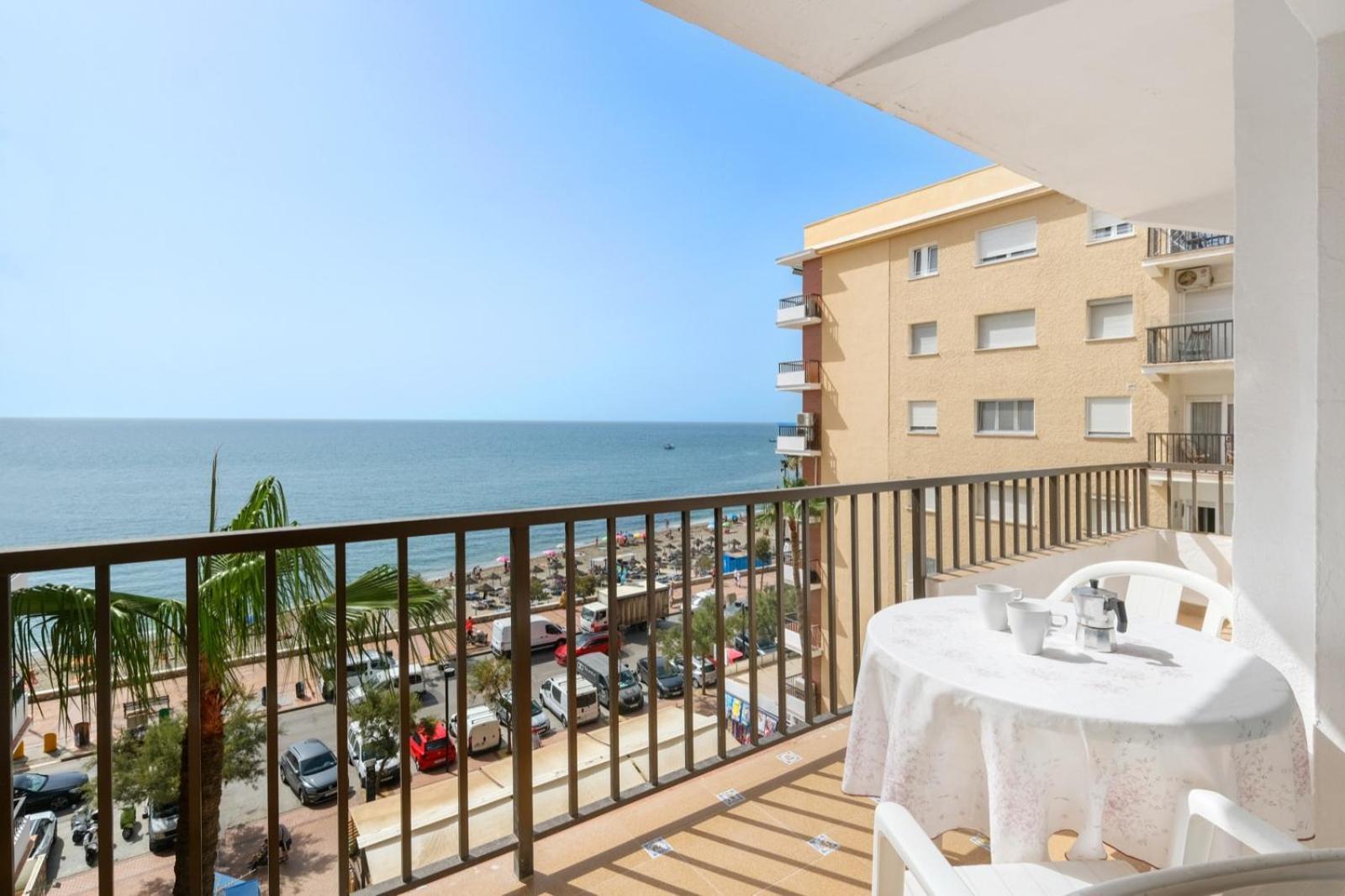 Apartamento Piso Con Piscina Frente A La Playa En *